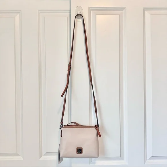 New! Dooney and Bourke Light Blush Pink Wexford Leather Rosie Crossbody Purse - Picture 3 of 16
